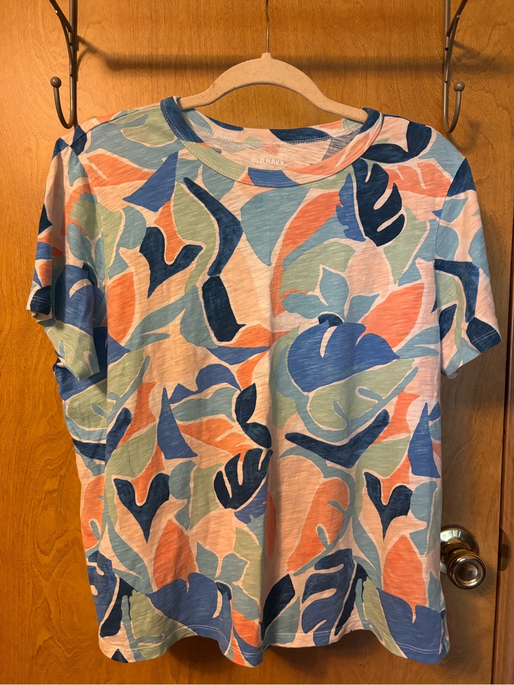 Old Navy Short-Sleeve Tropical Leaf Tee in Coral, Navy & Sage